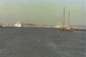 https://brutongallery.s3.af-south-1.amazonaws.com/th_951f914f849c4e45df42eb278df5ddf99fc97f43.jpg
